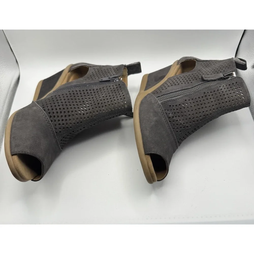 Earth Booties Ankle Cosmos Womens Size 6.5B Gray Suede Open Toe Wedge Zip Casual